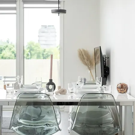 Miedziana Bright With Balcony And Parking By Renters Appartement