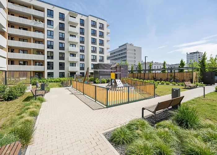 Lägenhet Miedziana Bright With Balcony And Parking By Renters