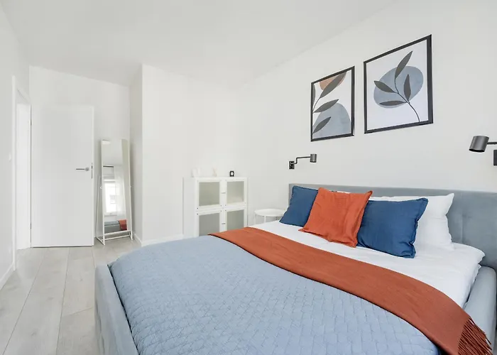 Miedziana Bright With Balcony And Parking By Renters * Wrocław