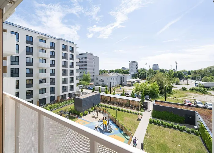 Miedziana Bright With Balcony And Parking By Renters Lägenhet *