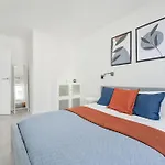 Miedziana Bright With Balcony And Parking By Renters * 브로츠와프