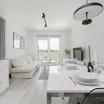 Miedziana Bright With Balcony And Parking By Renters 아파트 *