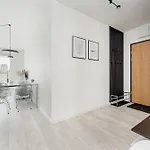 Miedziana Bright With Balcony And Parking By Renters 아파트 브로츠와프