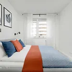 Miedziana Bright With Balcony And Parking By Renters * 브로츠와프