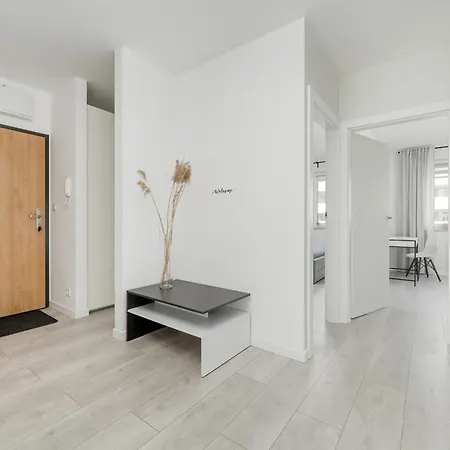 Miedziana Bright With Balcony And Parking By Renters *