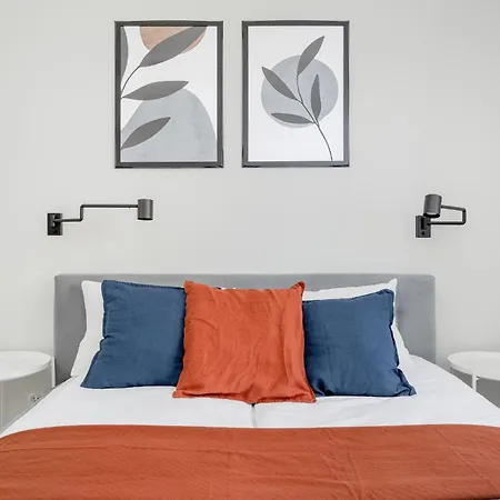 Miedziana Bright With Balcony And Parking By Renters 브로츠와프