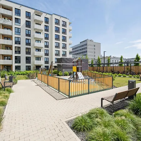 아파트 Miedziana Bright With Balcony And Parking By Renters