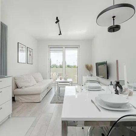Miedziana Bright With Balcony And Parking By Renters 아파트 *