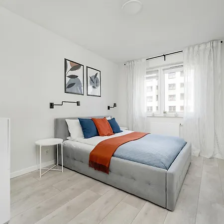 아파트 Miedziana Bright With Balcony And Parking By Renters *