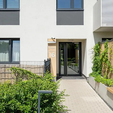 Miedziana Bright With Balcony And Parking By Renters * 브로츠와프