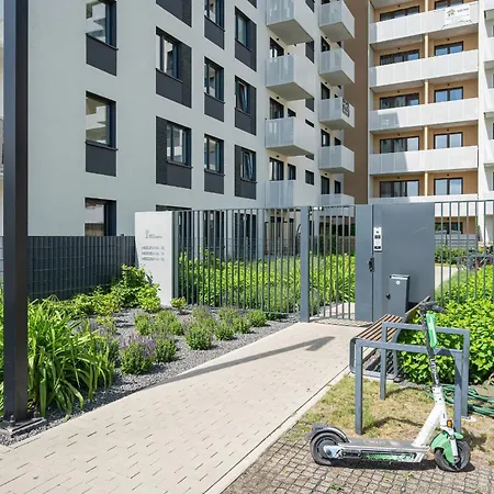 Miedziana Bright With Balcony And Parking By Renters 아파트 *
