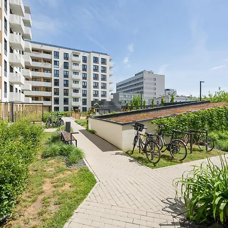 Miedziana Bright With Balcony And Parking By Renters * 브로츠와프