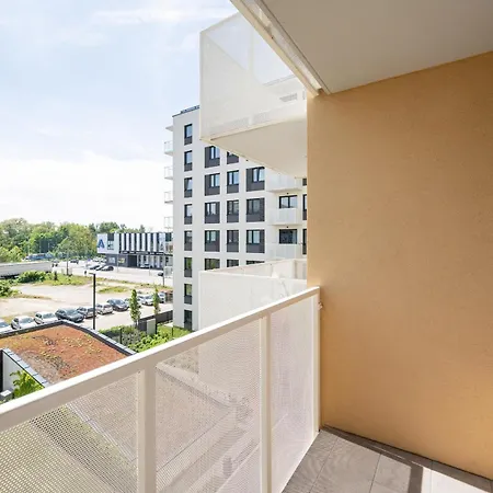 아파트 Miedziana Bright With Balcony And Parking By Renters *