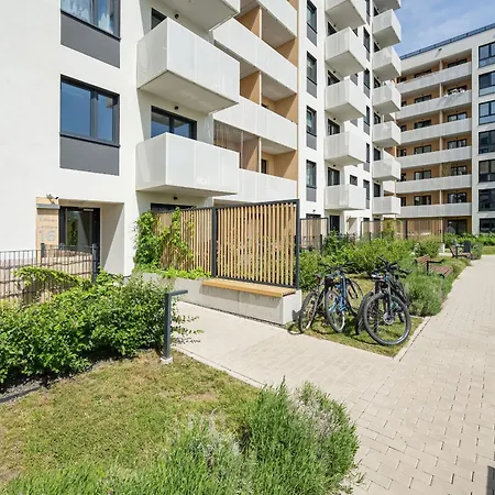 아파트 Miedziana Bright With Balcony And Parking By Renters 브로츠와프