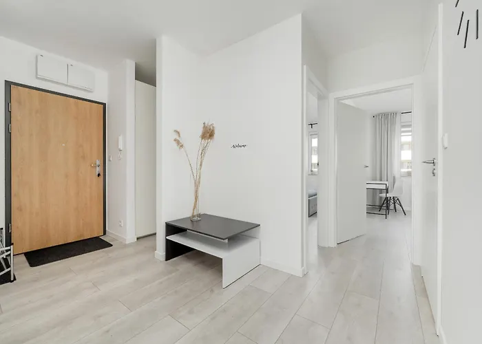 Miedziana Bright With Balcony And Parking By Renters *