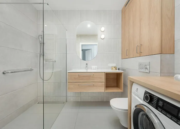 Miedziana Bright With Balcony And Parking By Renters