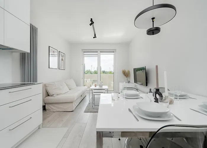 Miedziana Bright With Balcony And Parking By Renters Apartament *