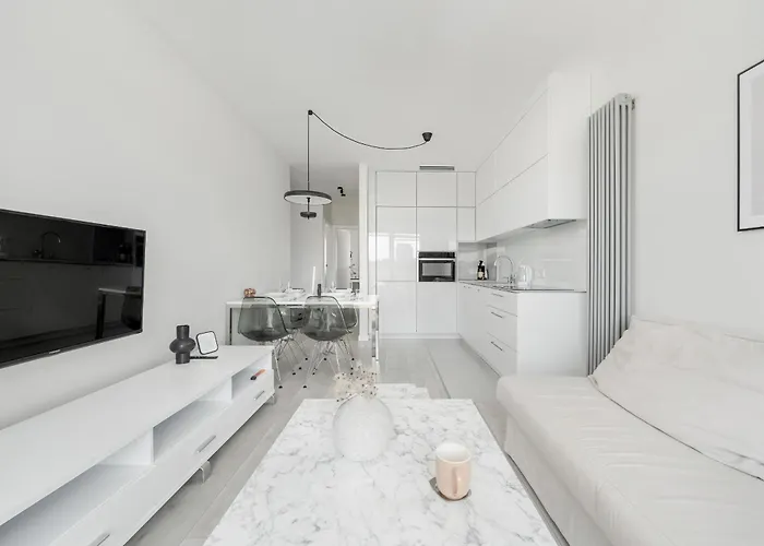 Miedziana Bright With Balcony And Parking By Renters Apartament *