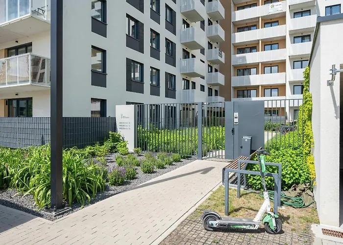 Miedziana Bright With Balcony And Parking By Renters Apartament *