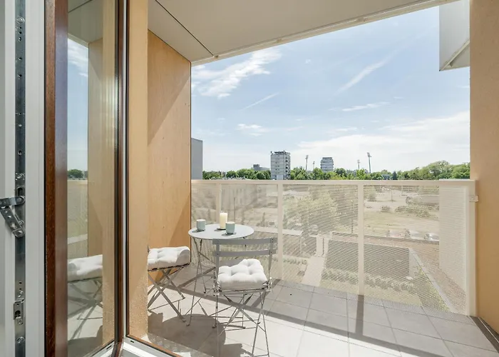 Miedziana Bright With Balcony And Parking By Renters Apartament Wrocław