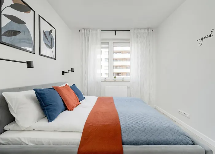 Miedziana Bright With Balcony And Parking By Renters * Wrocław